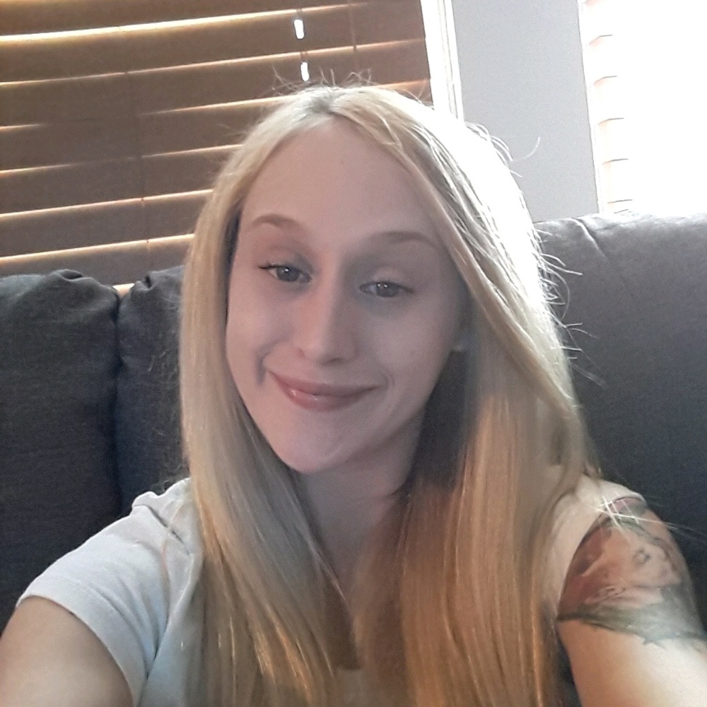 Meet your Posher, Candis